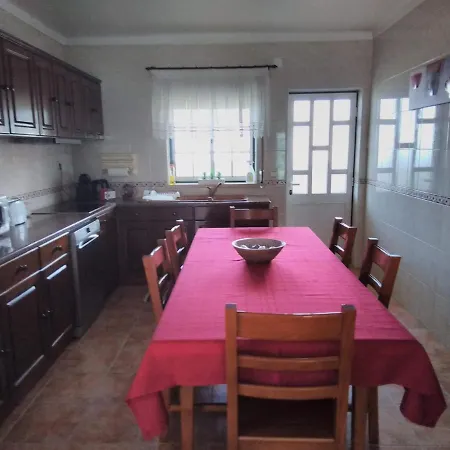 بيت للعطل Lilly House