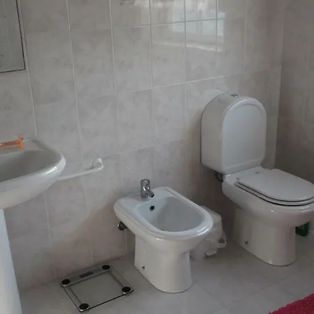 Lilly House Дом отдыха Сан-Педру-де-Моэл